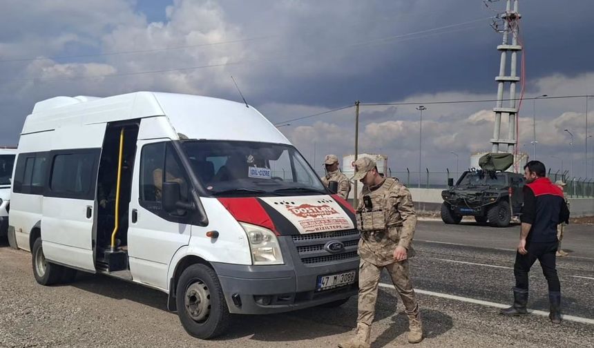 İdil’de araçlar tek tek durduruldu, belgeler kontrol edildi