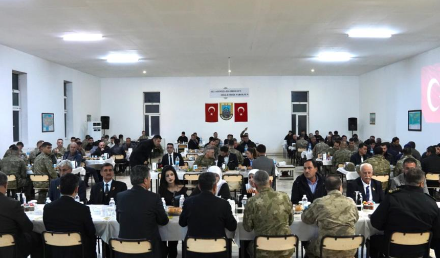 Şırnak protokolü iftar sofrasında buluştular