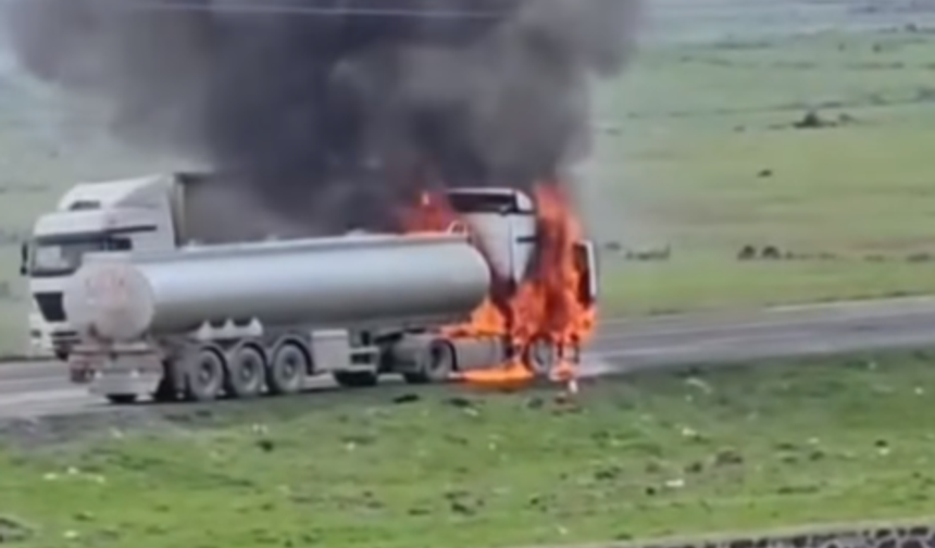 Cizre Yolunda Tanker Alev Alev Yandı; Yol Trafiğe Kapatıldı!