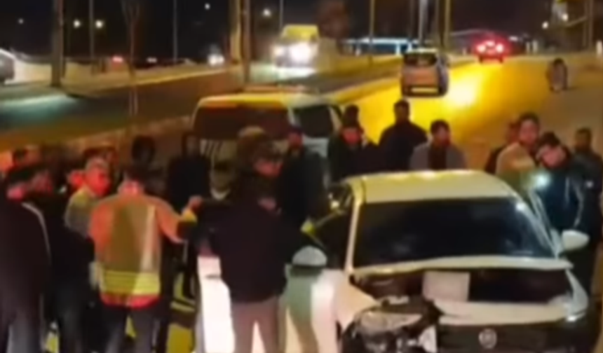 Cizre’de Otomobil Duvara Çarptı 3 yaralı