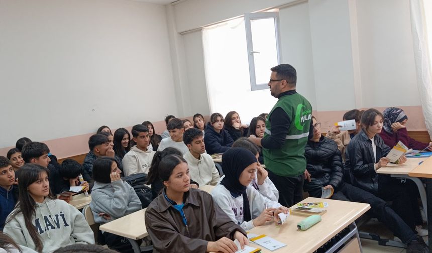 Yeşilay Haftası’nda Gençlere "Teknoloji ve Tütün" Uyarısı