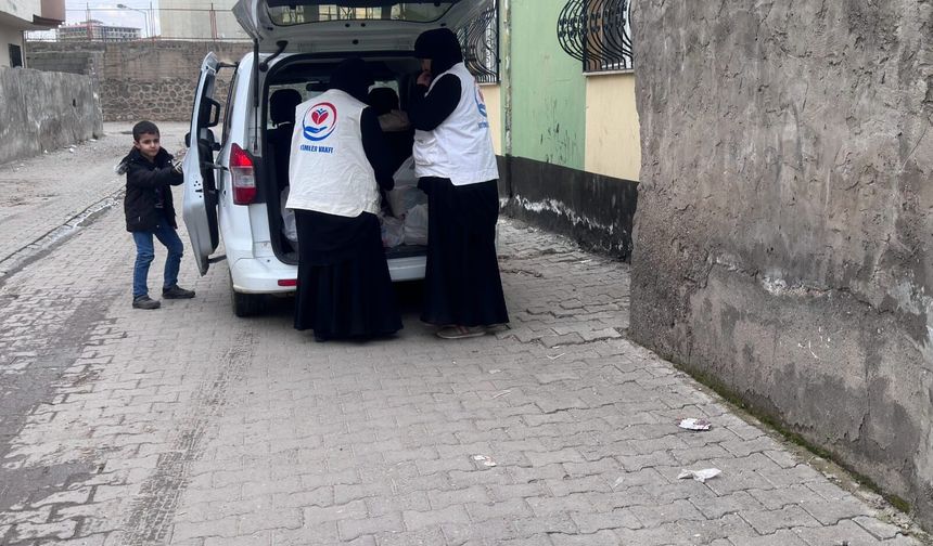 Cizre’de Yetim Ailelere Ramazan Yardımı