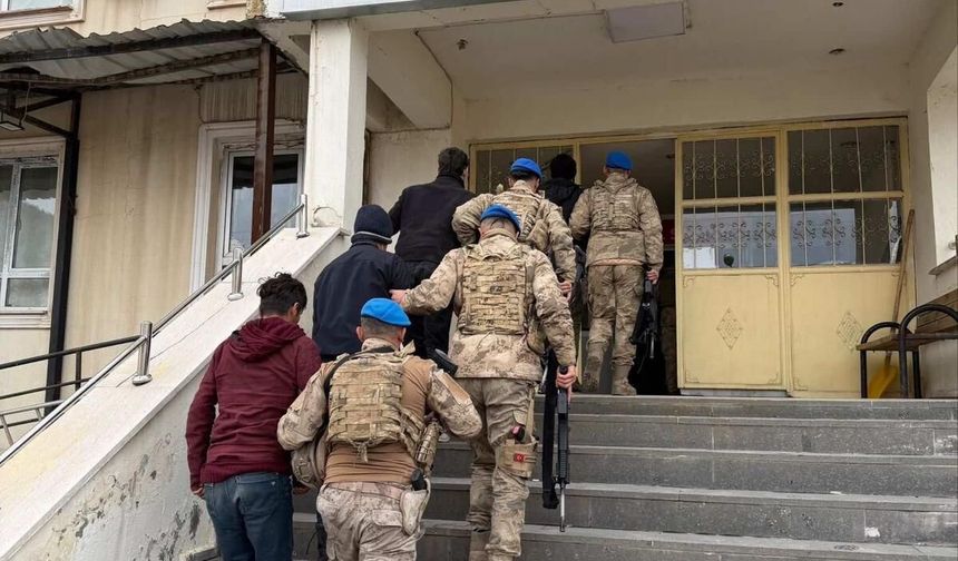 Şırnak’ta Yakalanan 64 Kişiden 20’si Tutuklandı
