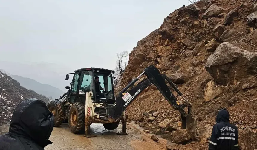 Beytüşşebap’ta Yağışa Karşı Tam Kadro Sahada