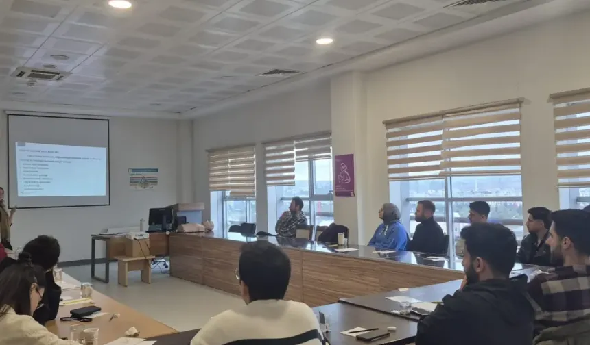 Cizre’de “Sağlık Elçileri” Yetişiyor