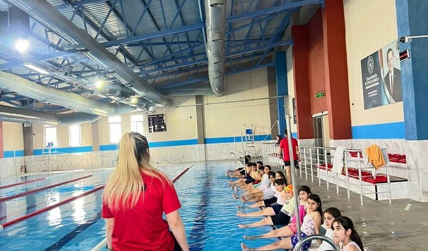 Şırnak'ta Ücretsiz Yüzme Kursu Kayıtları Başladı