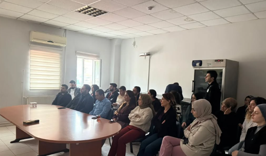 Şırnak’ta Sağlık Personeline “Narko Rehber” Eğitimi