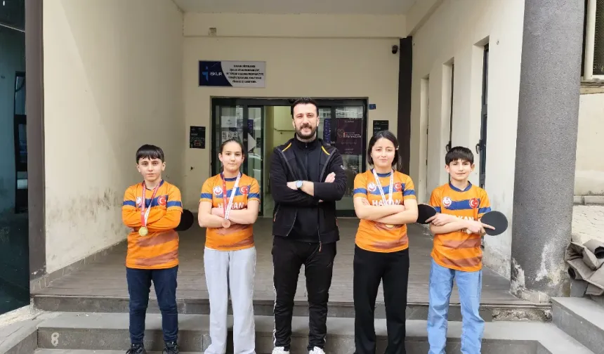 Uludere’de Öğrencilerden Masa Tenisi Zaferi