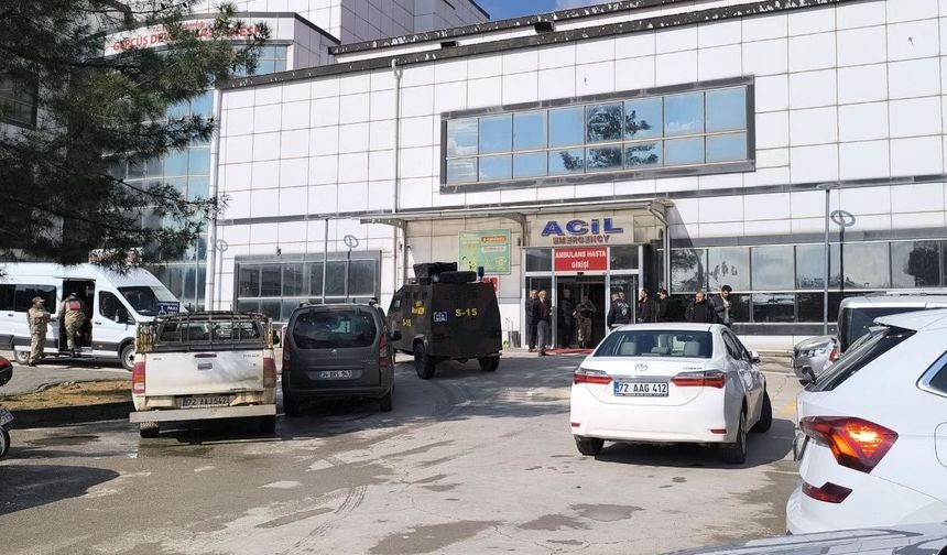 Tartışma bıçaklı kavgaya döndü, 1 kişi öldü