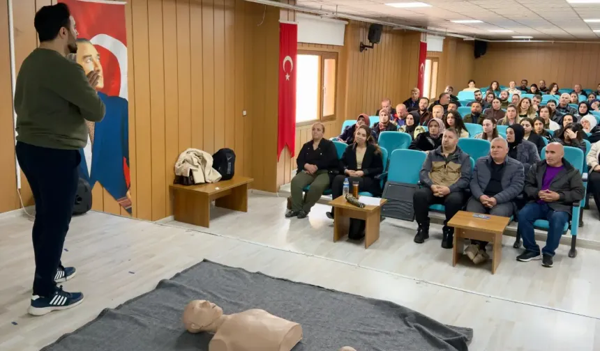 Uludere'de İlk Yardım Eğitimi Tamamlandı
