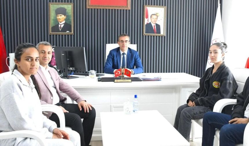 Şırnaklı Milli Tenisçiler İtalya Yolcusu