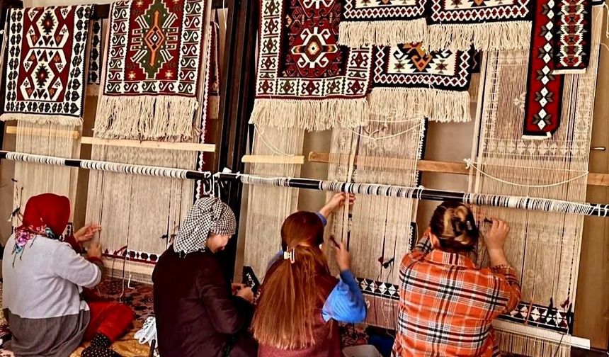 Uludere’de İlmek İlmek Gelecek 85 Kadın Tarihe Düğüm Atıyor