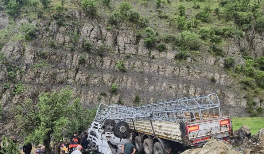 Şırnak'ta tırda sıkışan sürücü hayatını kaybetti