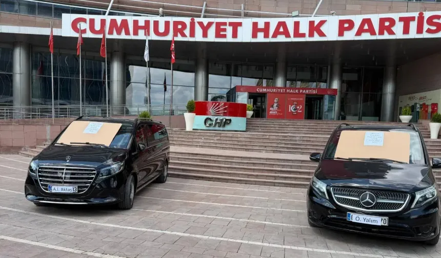 CHP Genel Merkezi Önünde Dikkat Çeken Protesto