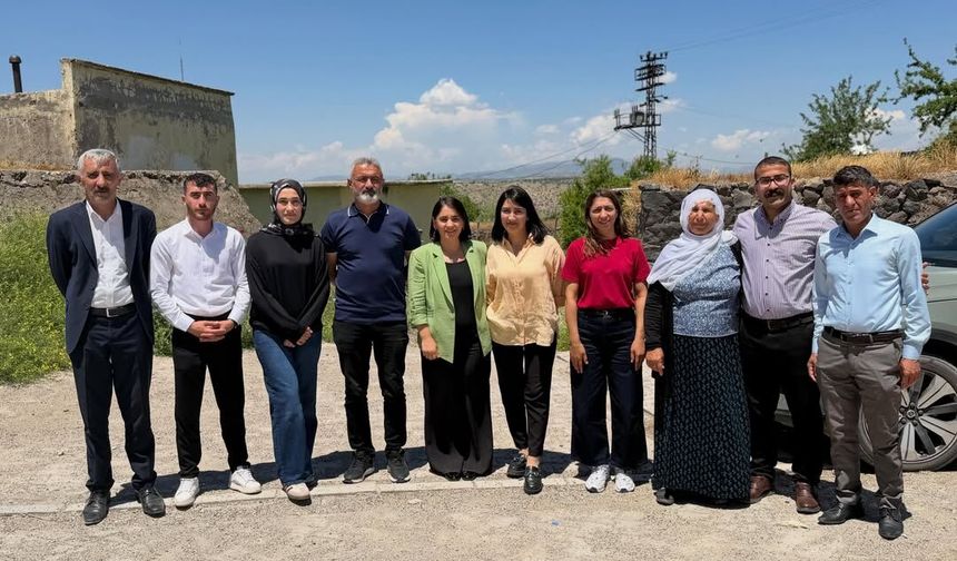 DEM Parti Heyeti Bayramda İdil Köylerini Ziyaret Etti
