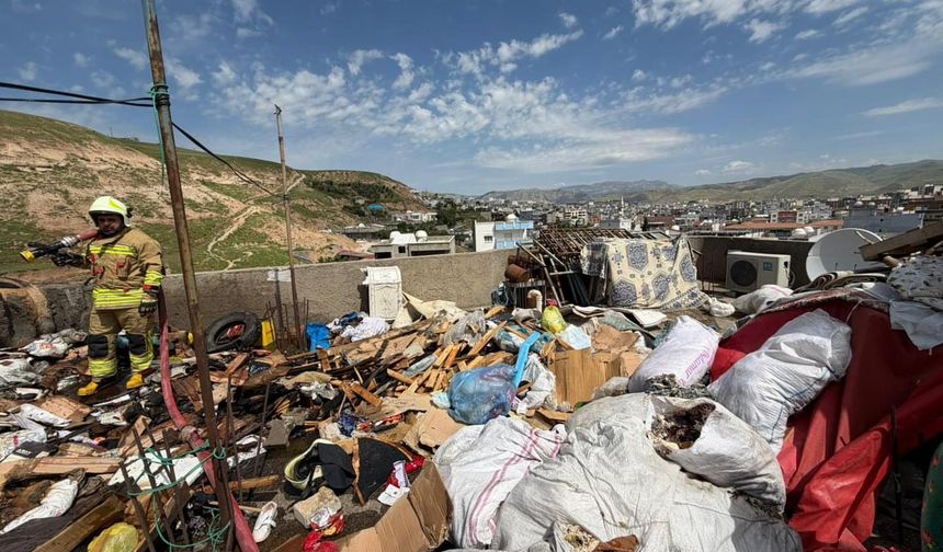 Cizre’de Ev Yangını, İtfaiye Zamanla Yarıştı