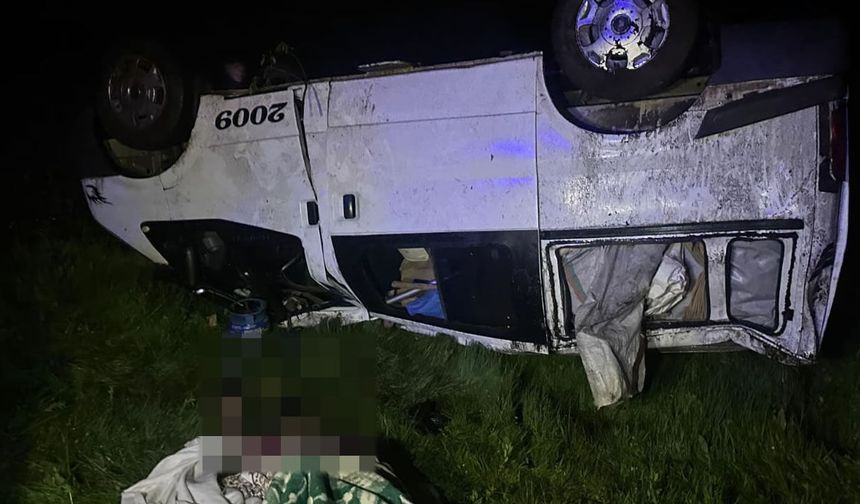 Kamyonet takla attı 1 ölü, 1 yaralı