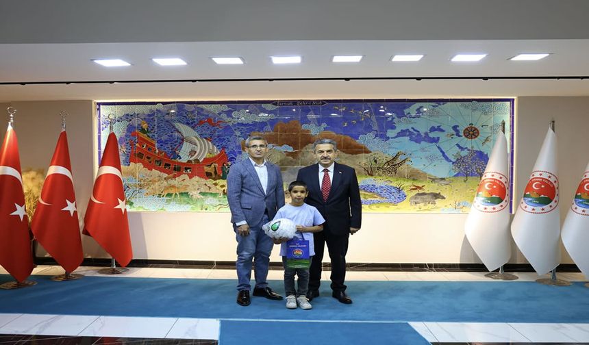 Vali Ekici, duyarlı Emre’yi makamında ağırladı