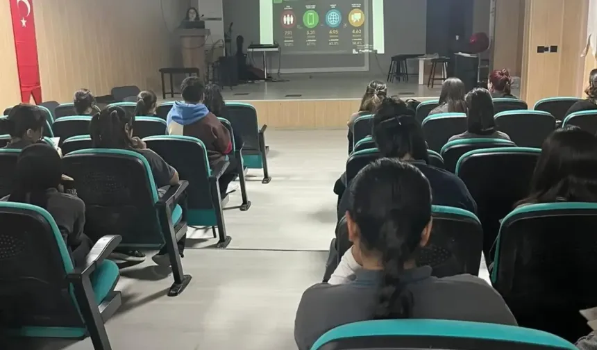 Şırnak’ta Öğrencilere “Güvenli İnternet Kullanımı” Eğitimi