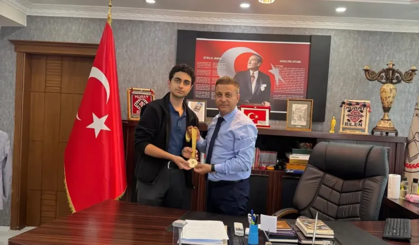 TÜBİTAK Türkiye Birincisinden Müdür Bilen'e Ziyaret
