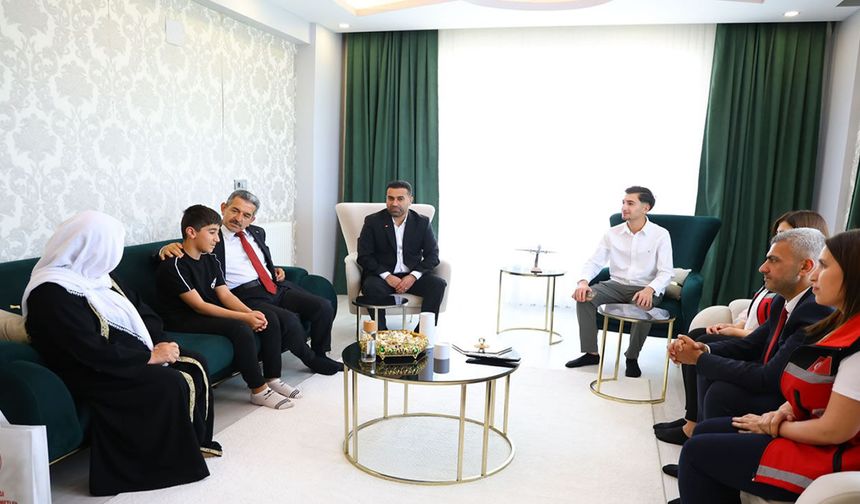 Vali Birol Ekici’den Şehit Ailesine Bayram Ziyareti