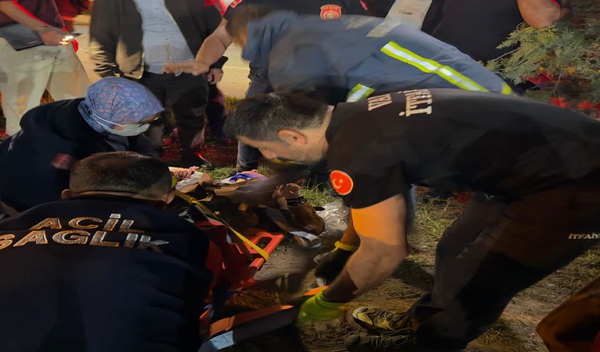 İki aracın çarpıştığı feci kazada 8 kişi yaralandı