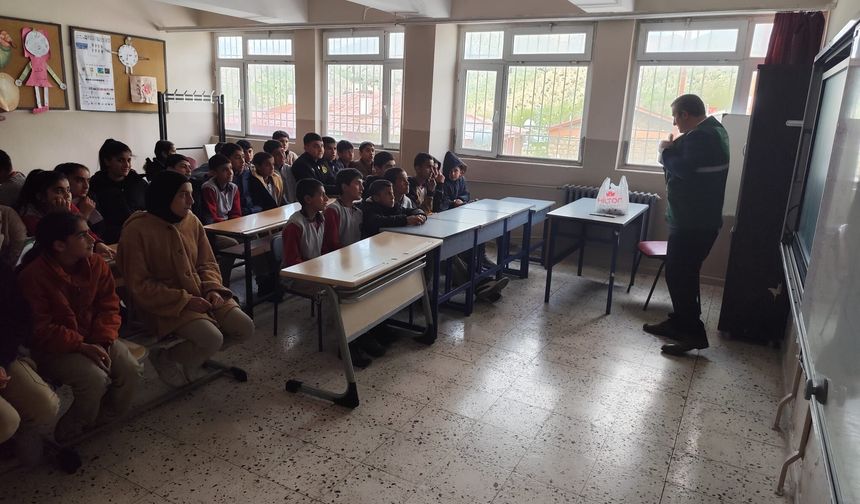 Şırnak’ta Öğrencilere Teknoloji Bağımlılığı Eğitimi Verildi