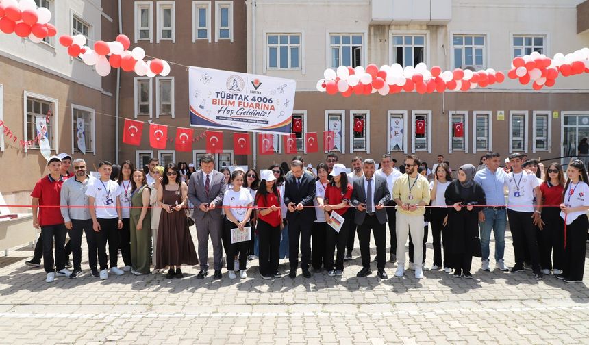 TÜBİTAK 4006 Projeleri Cizre’de Sergilendi