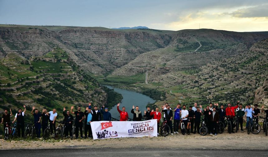 Şırnak’ta Gençler Dağ Manzarasında Pedal Çevirdi