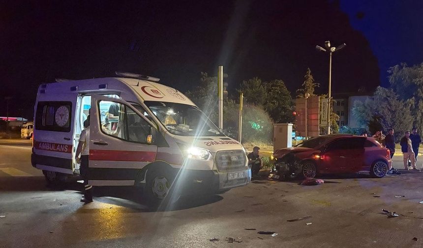 İki aracın çarpıştığı kazada 2 kişi yaralandı