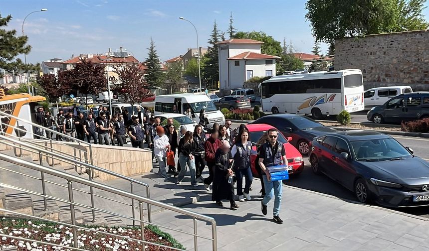 Şırnak'ında Olduğu  Bahis Operasyonunda 34 Kişi Adliyeye Edildi