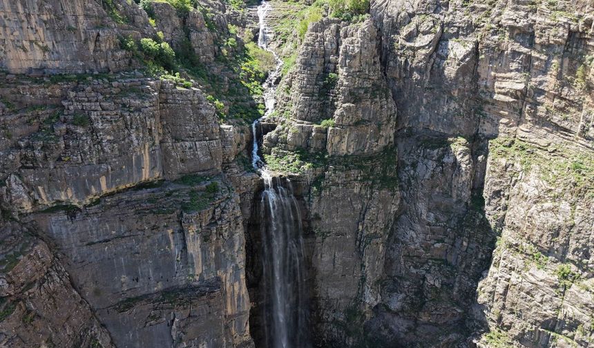 Dağlardaki Kar Eridi, Şırnak’ta Görsel Şölen Başladı