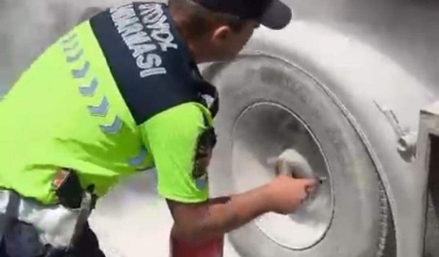 Yakıt dolu tankeri jandarma söndürdü