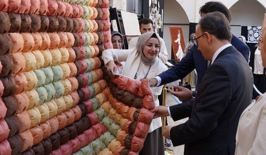 Siirt'te atık malzemeler sanat eserine dönüştü