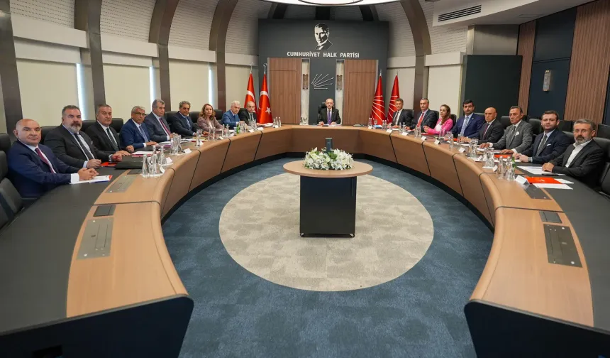 CHP’de Kriz Derinleşiyor, 28 PM Üyesi İstifa Etti