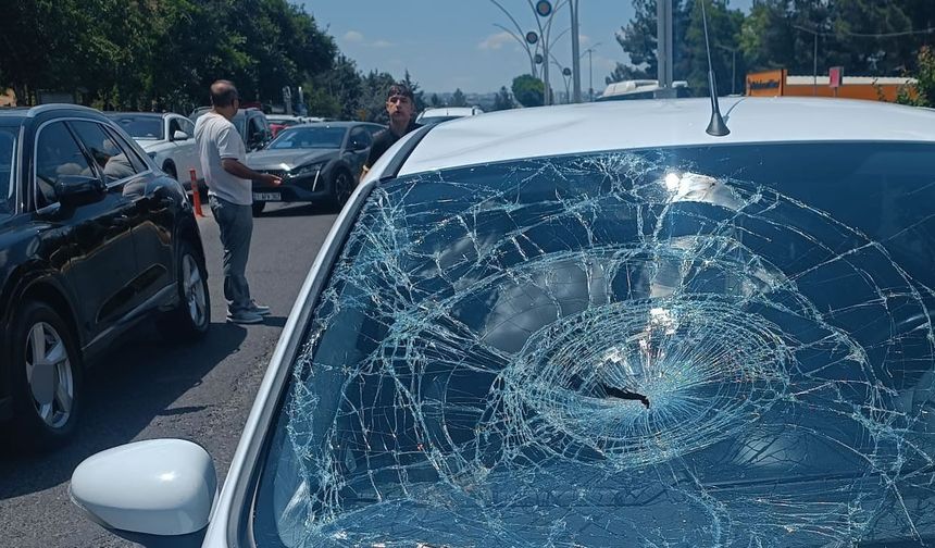 Karşıya geçerken aracın çarptığı şahıs hayatını kaybetti