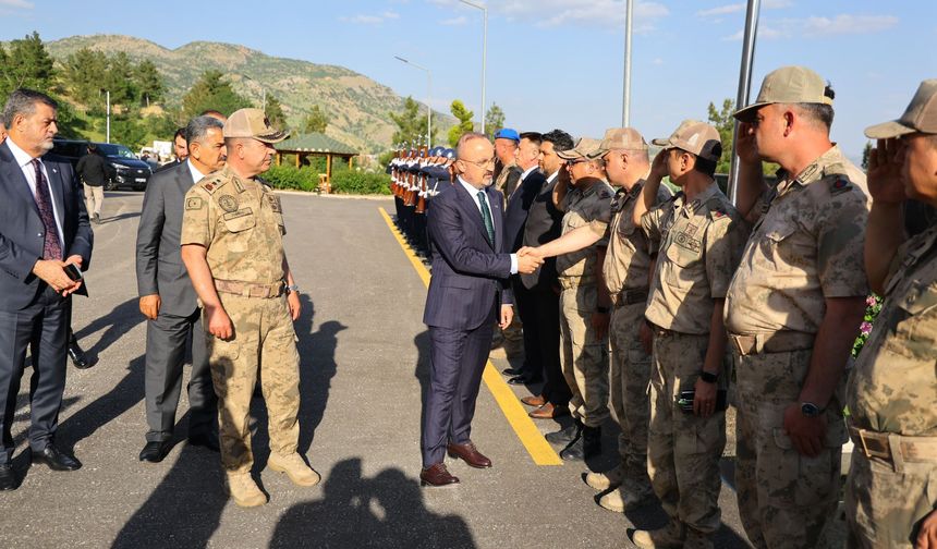 Bakan Yardımcısı Turan’dan Jandarma Komutanlığı’na Ziyaret