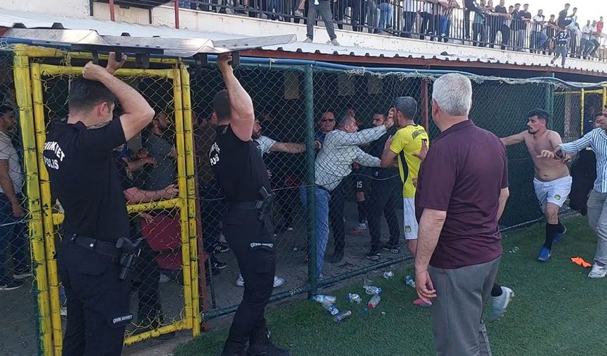Şampiyonluk maçı sonrası kavga, 5 kırmızı kart