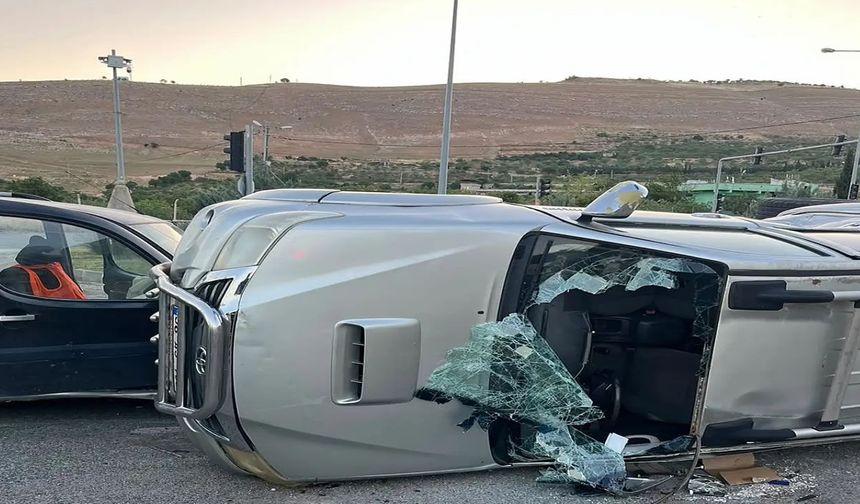 Araçlar çarpıştı, 2 kişi ağır yaralandı
