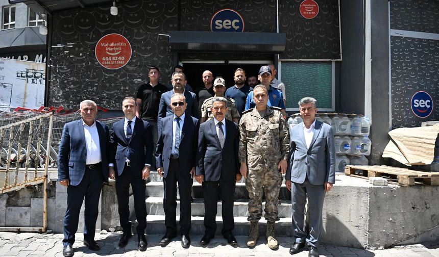 Vali Ekici’den Şehit Ailesi ve Esnafa Ziyaret