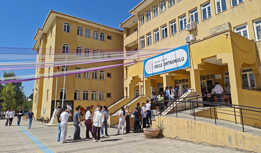 Silopi'de YKS maratonunda ikinci perde AYT heyacanı başladı