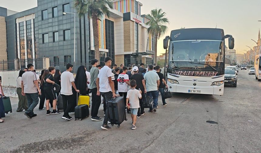 Şırnaklı Gençler Yaz Kampı İçin Yola Çıktı