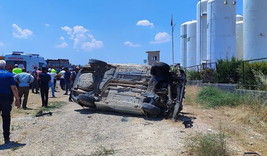 Takla atan otomobildeki çocuk hayatını kaybetti