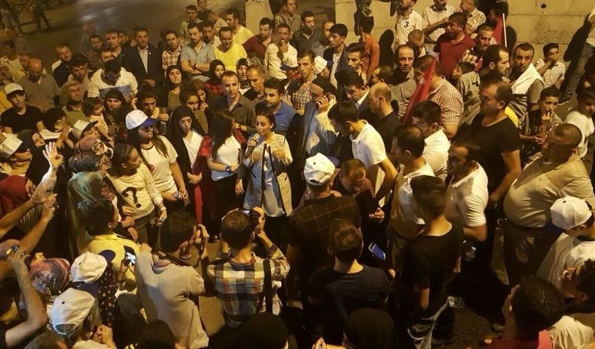 Hatice Atan 15 Temmuz Gecesini Anlattı "Vatan İçin Yine Aynısını Yaparım"