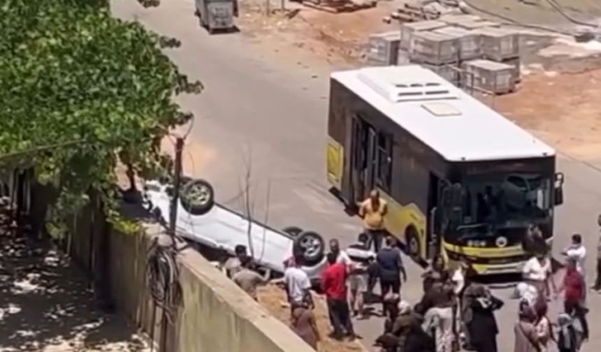 Belediye otobüsü ile hafif ticari araç çarpıştı, 1 yaralı