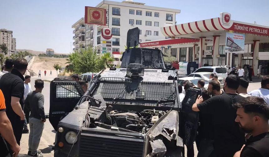 Cizre'de Polis Aracı Yan Yattı, 2 Polis Yaralı