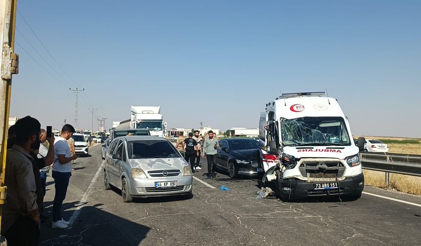 Hasta Nakline Giden Ambulans Kaza Yaptı, Sağlık-Sen'den Açıklama