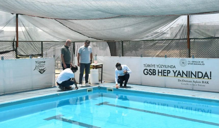 İdil'de Yarı Olimpik Yüzme Havuzu İnşaatı İncelendi