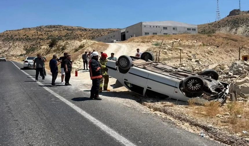 Otomobil takla attı iki kişi yaralandı