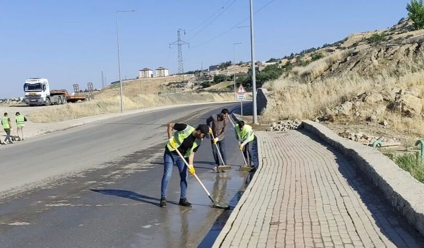 Şırnak Belediyesi Kent Merkezinde Temizliği Sürdürüyor